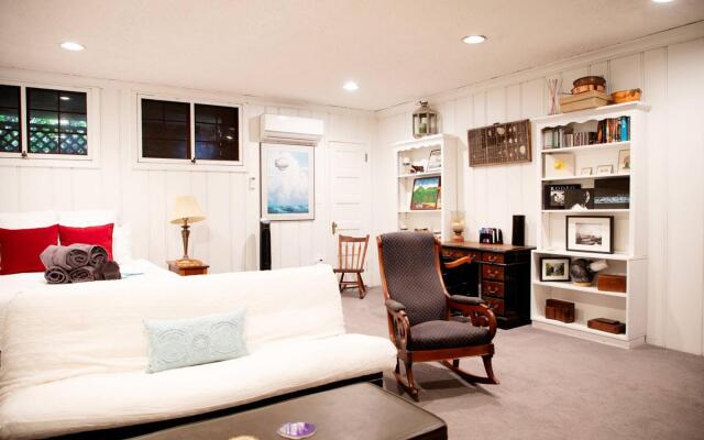 Huge Studio W/Full Kitchen | W/D | Parking