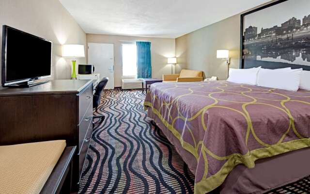 Super 8 by Wyndham Lakeland