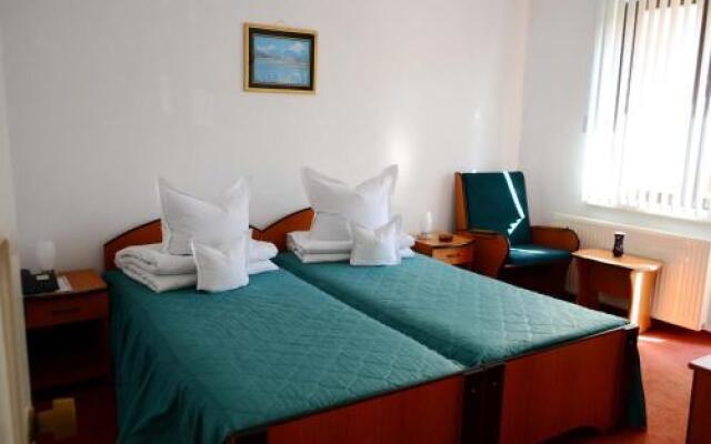 Hotel Bradul