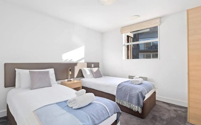 Marina Gem - Lakefront 3 Bedroom Apartment