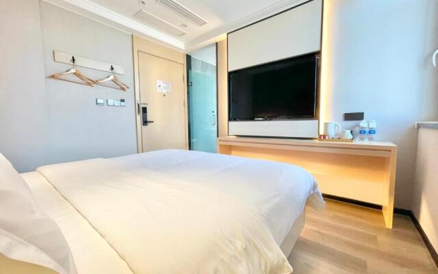 Vyluk Hotel