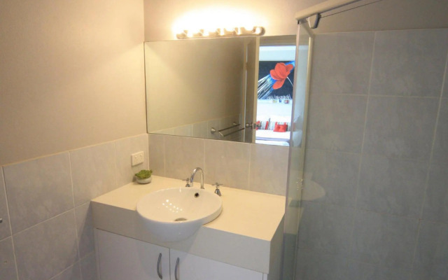 Pacific Blue Apartment 139, 265 Sandy Point Road