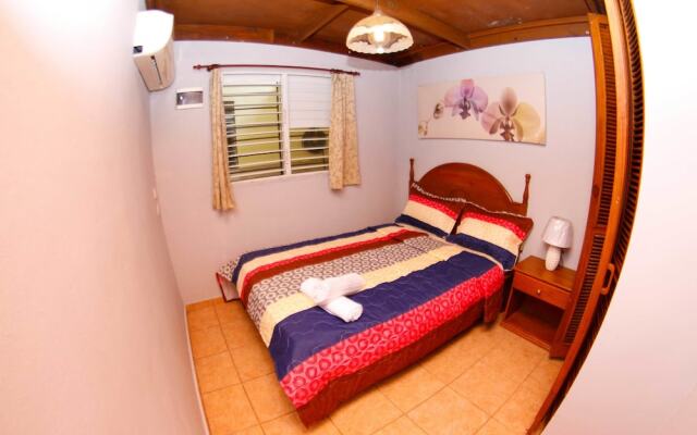 Apartamentos Hostal Cayuco Boramar