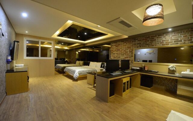CIEL Motel