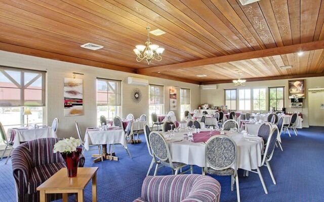 Bushmans Motor Inn