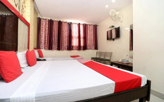Hotel Lions Den By OYO Rooms