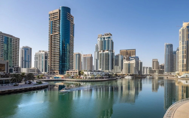 Minutes From Beach! Bright 1BR in Dubai Marina!