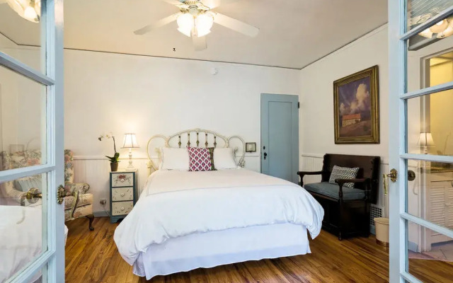 Old Yacht Club Inn Vacation Rentals