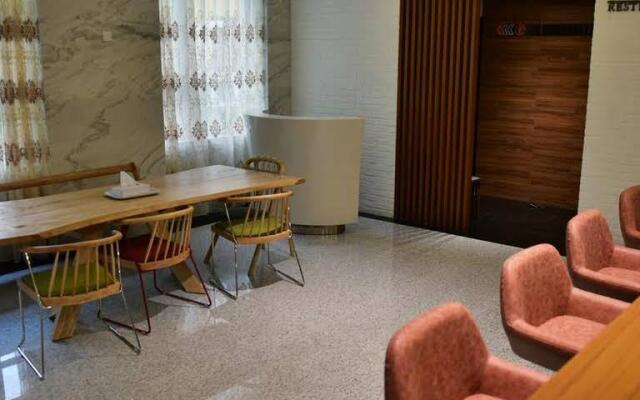 San Tung Fong Commercial Inn South Wing