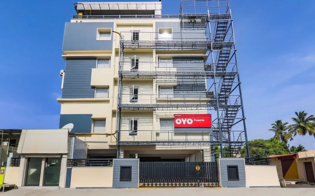 OYO Flagship 22529 Elegance Inn