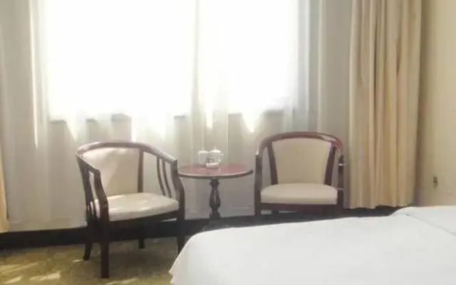Zhengzhou Jindefu Hotel