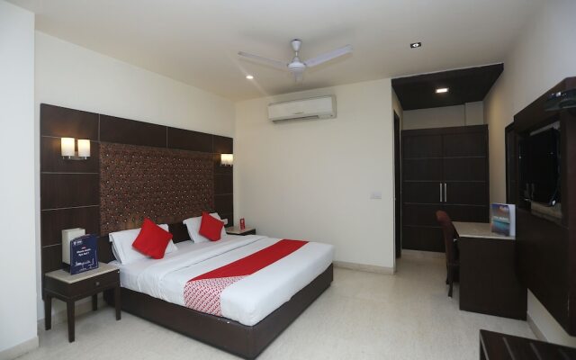 Oyo 27928 Metropolis Guest House