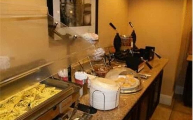 Country Hearth Inn (Ex. Regency Inn & Suites)