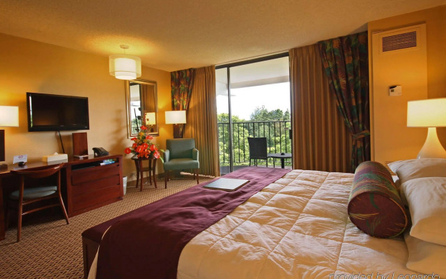 Hilo Hawaiian Hotel, Trademark Collection by Wyndham
