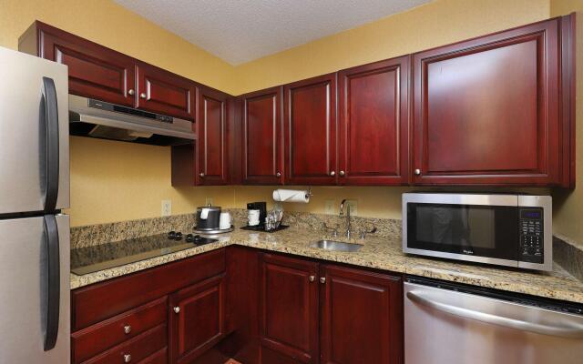 Hampton Inn & Suites Charlottesville-At the University