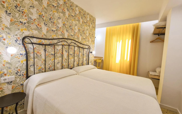 Poniente Playa Aparthotel
