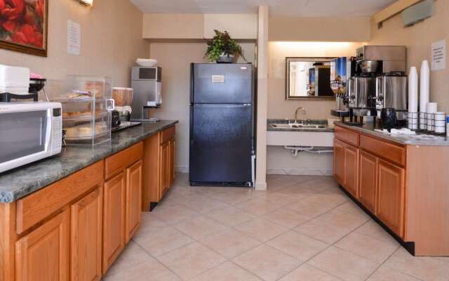 Americas Best Value Inn Pittsburgh Airport