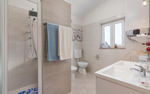 Stunning Home in Nedescina With Wifi and 4 Bedrooms