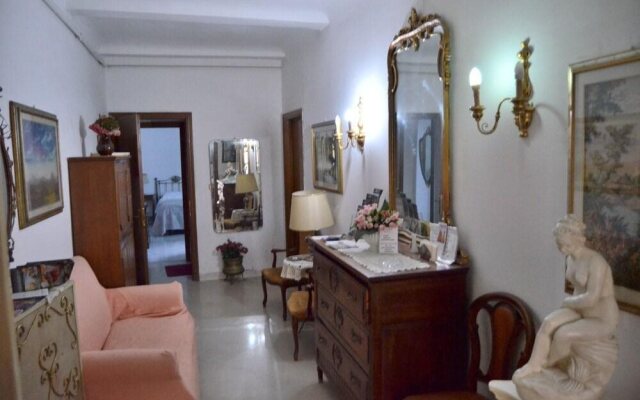 Barbara House - Guest House