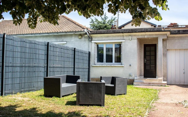 Maisonnette avec jardin, parc du chêne (tram T5)
