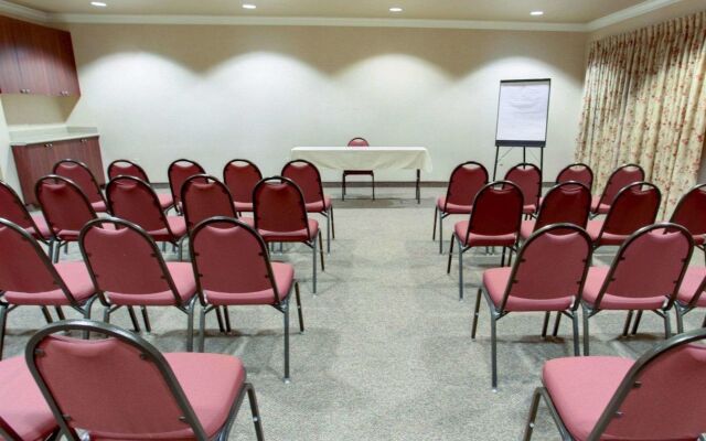 Holiday Inn Express & Suites Mountain View Silicon Valley by IHG