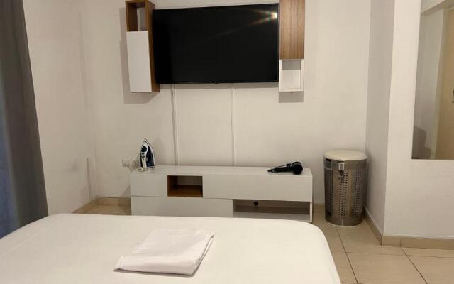 Luxury studio with SPA close to athens airport