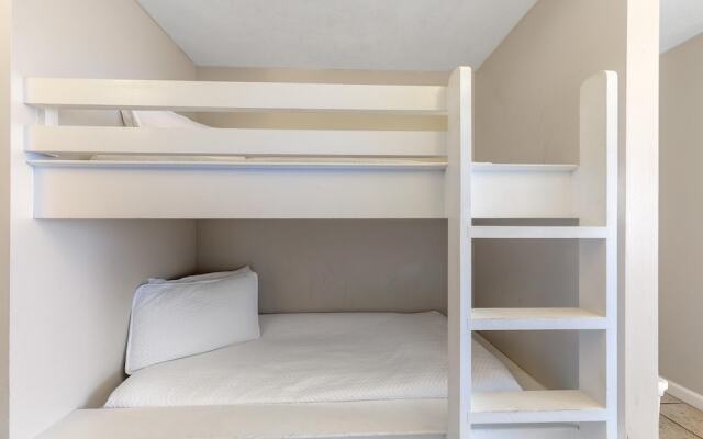 Windemere 904 with Pool Side Cabana