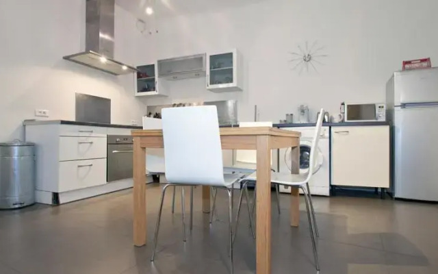 Maison Arlésienne Idéalement Située