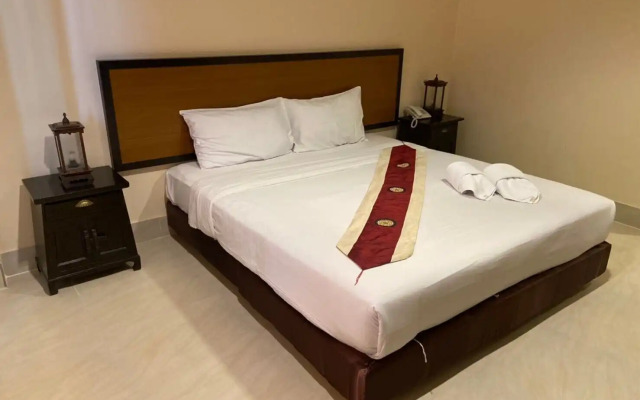 Rayong Lanna Hotel