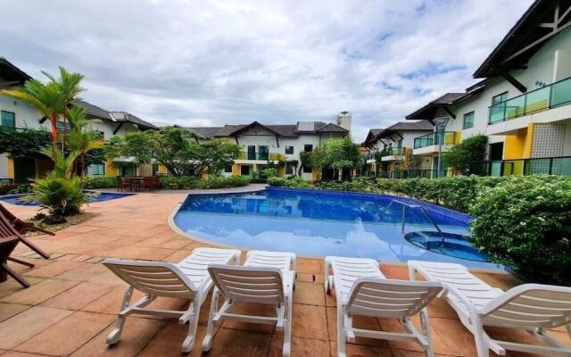 Casa em condomínio com Sauna e Piscina