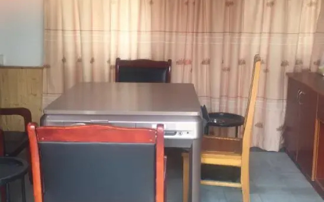 Hefeng Courtyard Inn