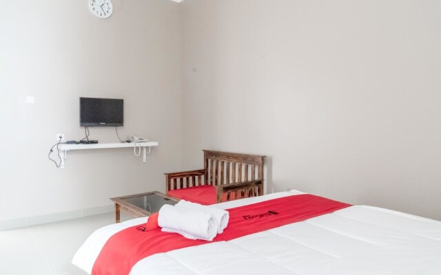 RedDoorz Plus near Tambun Station