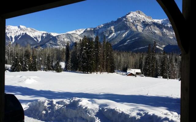 Lush Mountain Accommodations