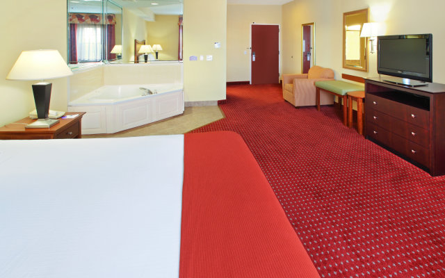 Holiday Inn Express Hotel & Suites North Little Rock