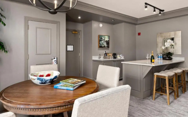 Hotel Bellwether