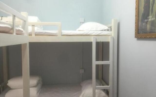 Yujiang International Hostel Jingji 100 Branch