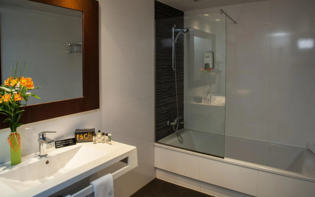 Hotel Tach Madrid Airport