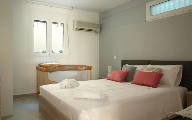 Vouliagmeni Stylish Homes by BluPine