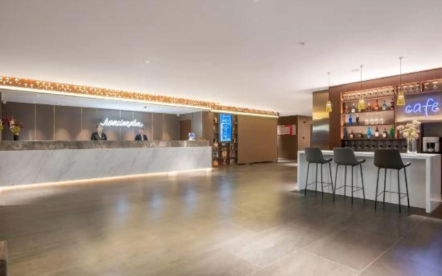 Homeinn Plus Hotel (Jinan Zhangqiu Shuangshan Avenue Hexie Plaza)