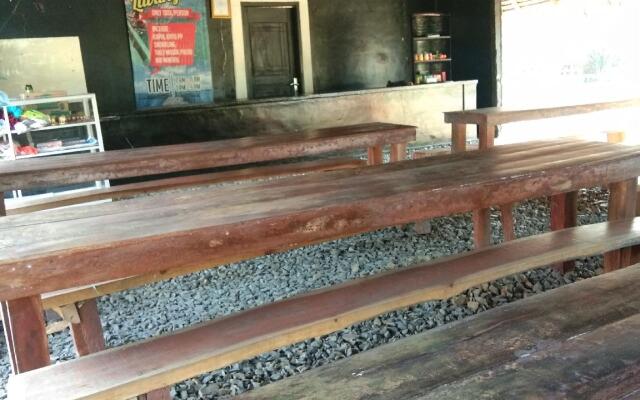 Penginapan Bunar Tunggal dan Resto Seafood