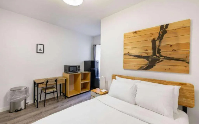 Hotel 27 by LuxUrban