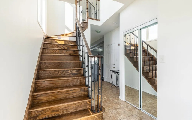 GLOBALSTAY. Modern 3-4 Bedroom Town