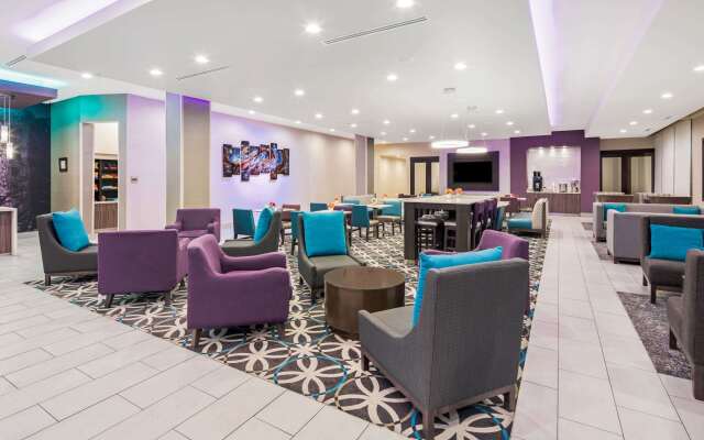 La Quinta Inn & Suites by Wyndham McAllen La Plaza Mall