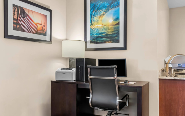 Comfort Suites near Camp Lejeune