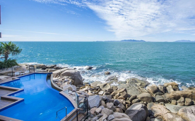 1 Bright Point Apartment 4303