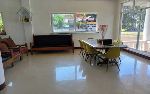 Seven Waves Beachfront