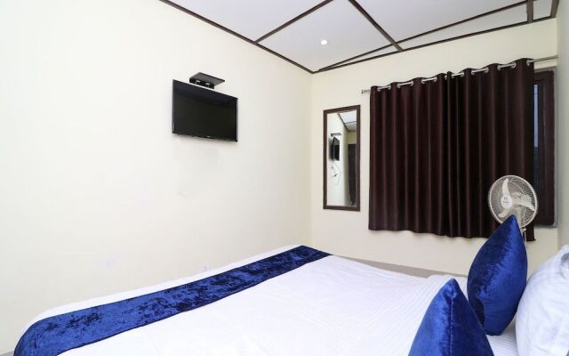 OYO 13673 Home Luxury 1RK Happy Valley