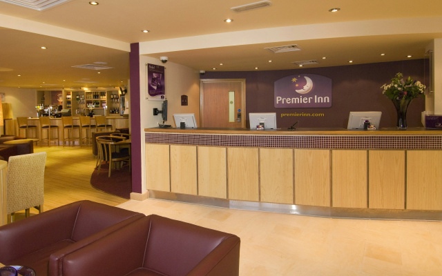 Premier Inn Chester - Railway Station