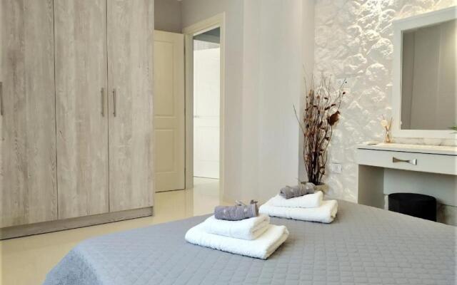 Sunshine Home 3 with Sea View