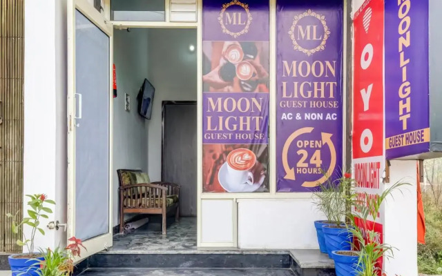 Oyo Flagship 703865 Moonlight Guest House
